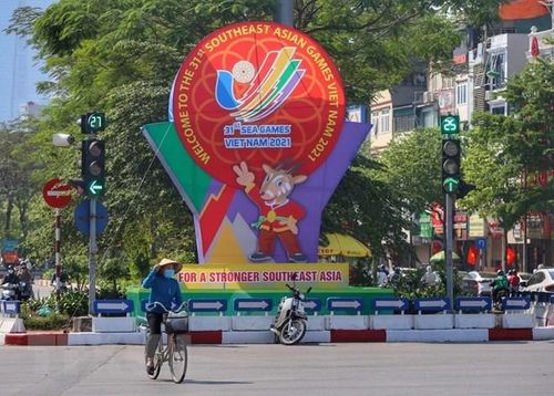  Cụm mô hình SEA Games 31 đặt tại ngã 5 Ô Chợ Dừa. (Ảnh: Tuấn Đức/TTXVN) 