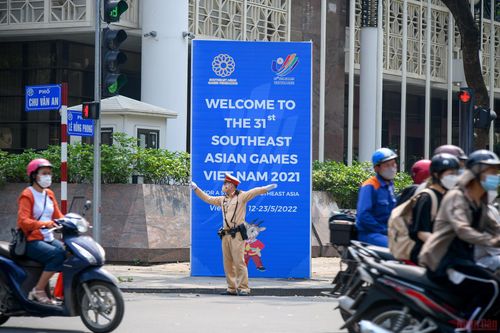 Lực lượng cảnh sát giao thông sẵn sàng những phương án bảo đảm giao thông thành phố Hà Nội luôn thông thoáng trong kỳ SEA Games 31. (Ảnh: THÀNH ĐẠT)