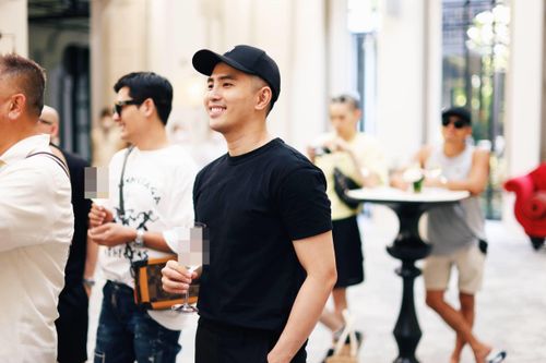 Will cũng như các thành viên của nhóm 365 được Ngô Thanh Vân đào tạo. Khi nhận được thiệp mời của đàn chị, anh nói vui: "Chị luôn xúi tôi cưới vợ trước cho chị ăn tiệc từ mấy năm nay, nhưng giờ chị chơi cưới trước".