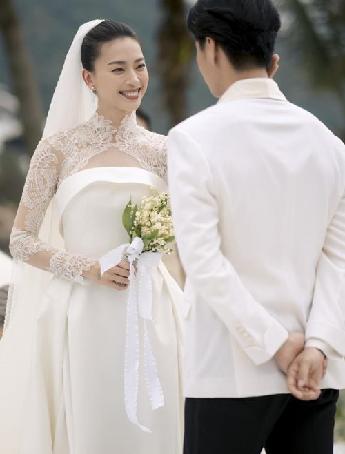 Một số khoảnh khắc ngọt ngào trong lễ cưới của Huy Trần và Ngô Thanh Vân.
