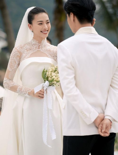 Những hình ảnh trong đám cưới của cặp đôi Ngô Thanh Vân - Huy Trần.
