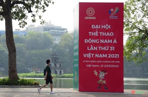 Pano tuyên truyền SEA Games 31 tại Hồ Hoàn Kiếm. Ảnh: Báo Quân đội nhân dân