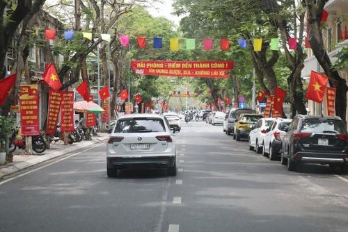 Đường phố Hải Phòng được trang hoàng chuẩn bị đón SEA Games. Ảnh: CTTĐT TP Hải Phòng