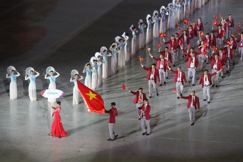 Tại SEA Games 31, Việt Nam đăng ký 951 VĐV, nhiều nhất trong 11 đoàn thể thao. Trong đó, có 532 VĐV nam và 419 VĐV nữ. Đoàn Thể thao Việt Nam tranh tài 40 môn thể thao ở kỳ này. Đoàn Thể thao Việt Nam đặt chỉ tiêu giành 140 HCV tại SEA Games 31 để trở lại vị trí nhất toàn đoàn ở Đại hội thể thao Đông Nam Á.