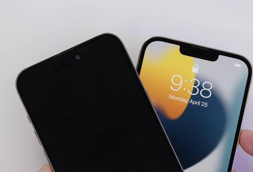 Thay đổi lớn nhất trên iPhone 14 Pro Max là màn hình đục lỗ. Ảnh cắt từ video Unbox Therapy