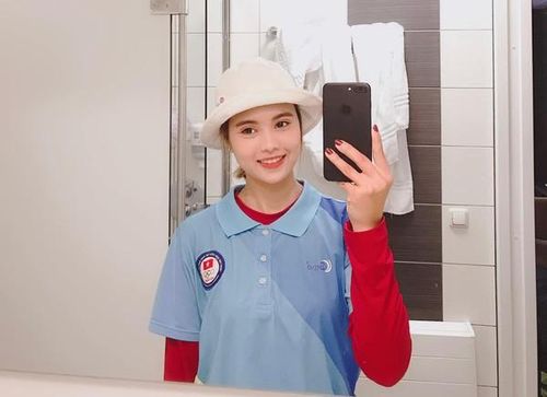 VĐV bắn cung Đỗ Thị Ánh Nguyệt cũng gây chú ý với vẻ ngoài xinh xắn cùng nụ cười rạng rỡ.
