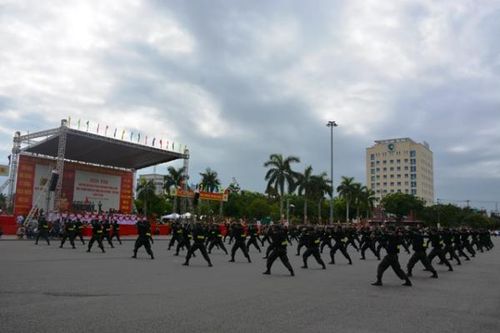 Đồng diễn võ thuật.
