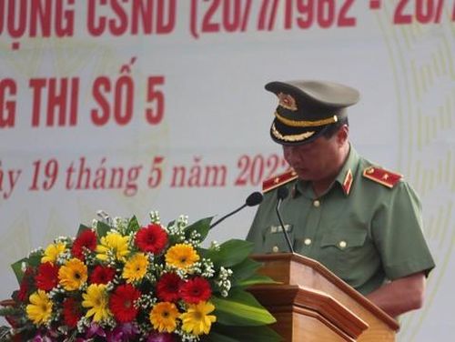 Thiếu tường Lê Hồng Hiệp phát biểu tại hội thi