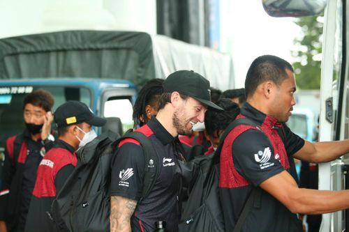  Trước đó, U23 Indonesia cũng rời Nam Định để di chuyển lên Hà Nội. Đội bóng xứ vạn đảo lên xe di chuyển trước U23 Thái Lan 45 phút. 