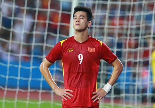  Tiến Linh cần sớm lấy lại phong độ trước chung kết. Ảnh: Quang Thịnh. 