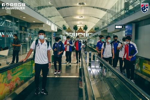 Tấm HCB dường như không có nhiều giá trị với người hâm mộ bóng đá Thái Lan