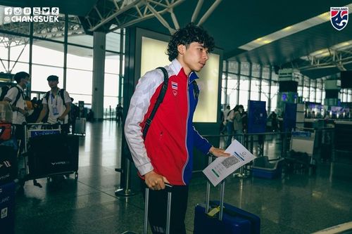 Còn đây là Ben Davis, người gây không ít khó khăn cho hàng thủ Việt Nam ở trận chung kết