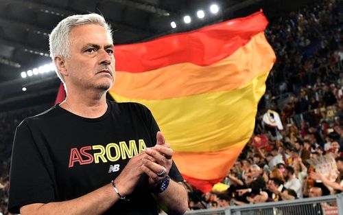 Mourinho khôi phục lại danh tiếng ở Rome.