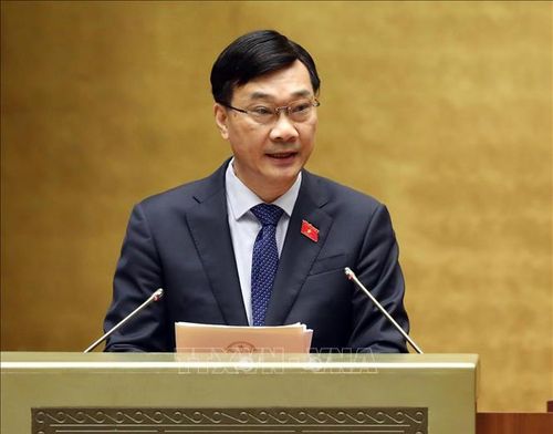 Chủ nhiệm Ủy ban Kinh tế của Quốc hội Vũ Hồng Thanh trình bày Báo cáo của Đoàn giám sát của Quốc hội về việc thực hiện chính sách, pháp luật về công tác quy hoạch kể từ khi Luật Quy hoạch có hiệu lực thi hành. Ảnh: Phạm Kiên/TTXVN