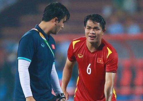 Bộ ba tiền vệ trong sơ đồ 4-3-3 của HLV Gong Oh-kyun có thể là Dụng Quang Nho (Ảnh: Zing)