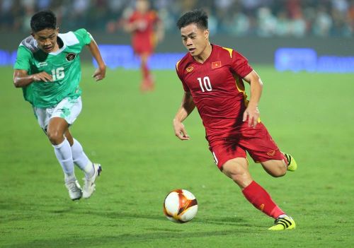 ... và Lý Công Hoàng Anh, những cầu thủ giàu kinh nghiệm nhất của U23 Việt Nam lúc này