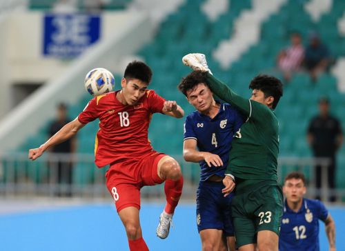 U23 Việt Nam liên tục mang đến nỗi đe dọa cho U23 Thái Lan. (Ảnh: Văn Lâm) 