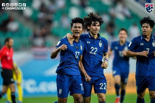 U23 Thái Lan tạm vươn lên nhất bảng C (Ảnh: Changsuek)