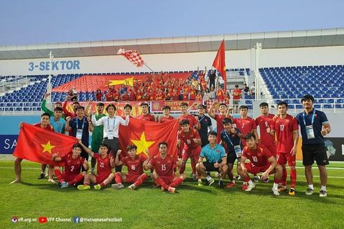 U23 Việt Nam thắng dễ Malaysia để giành vé vào tứ kết U23 châu Á 2022.