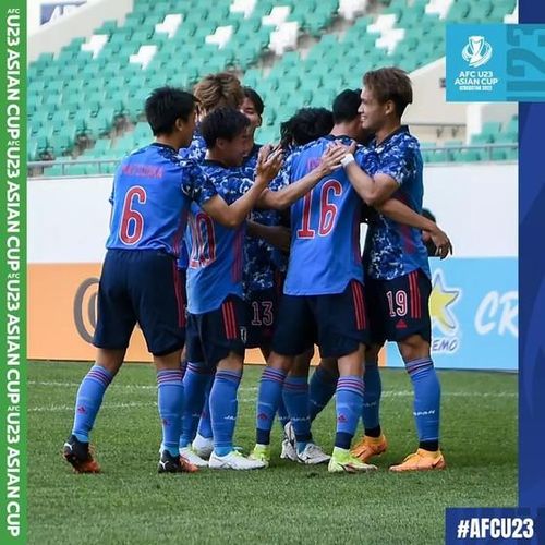 Trận thắng 3-0 trước Tajikistan đã giúp Nhật Bản giành vé còn lại của bảng D đi tiếp