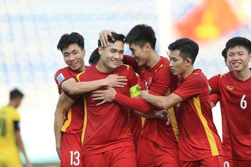 Người hâm mộ kỳ vọng U23 Việt Nam sẽ vượt qua U23 Ả Rập Saudi. (Ảnh: LÂM KA)