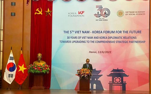  Ông Hong Sung Guk, Đại biểu Quốc Hội kiêm phó Chủ tịch Hội Nghị sĩ hữu nghị Hàn Quốc - Việt Nam, phát biểu ý kiến.