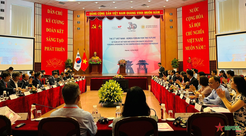 Quang cảnh diễn đàn.