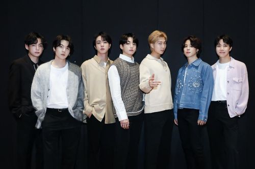 Trưởng nhóm RM cho rằng ngành công nghiệp Kpop không cho thần tượng nhiều thời gian để trưởng thành. Ảnh: Naver.