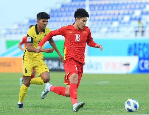  U23 Việt Nam thời HLV Gong Oh-kyun có sự biến hóa nhờ các cầu thủ đa năng như Nhâm Mạnh Dũng (ảnh), Lương Duy Cương, Vũ Tiến Long, Lê Văn Đô... Ảnh: Nhân Văn. 
