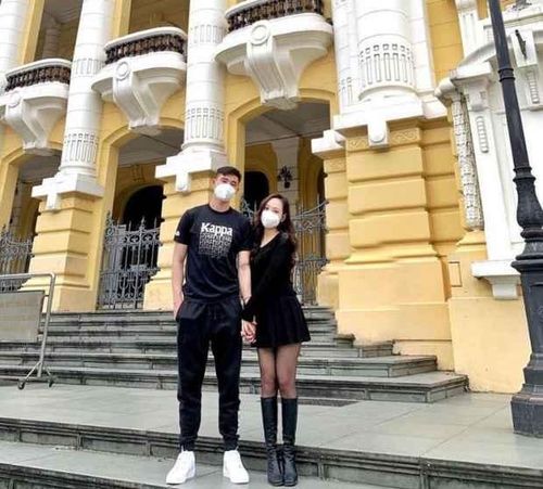 Dưới phần bình luận, nhiều cầu thủ và khán giả đã gửi lời chúc mừng và động viên Quan Văn Chuẩn cũng như đội tuyển U23 Việt Nam.