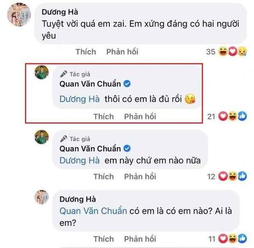 Đáng chú ý, cộng đồng mạng còn đổ dồn vào màn "thả thính” của thủ môn Quan Văn Chuẩn và bạn gái hơn tuổi.
