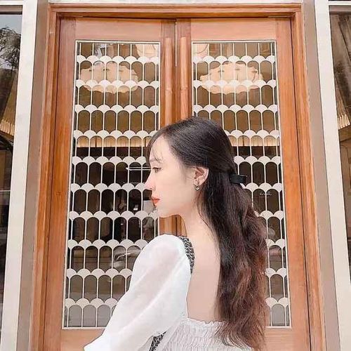 Trước lời bông đùa này, Quan Văn Chuẩn đã công khai "nịnh” bạn gái: “Thôi có em là đủ rồi. Em này chứ em nào nữa”.
