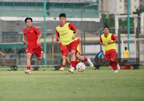  U19 Việt Nam dự kiến lên đường sang Indonesia vào cuối tháng 6. Thầy trò HLV Thế Nam dự kiến sẽ đá trận mở màn ngày 2/7. 