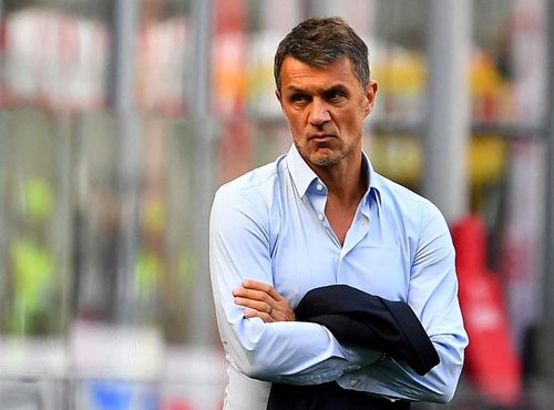  Maldini vẫn đang chưa gia hạn hợp đồng với Milan. Ảnh: Reuters. 