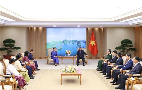 Thủ tướng Phạm Minh Chính tiếp Phó Thủ tướng Campuchia Men Sam An. Ảnh: Dương Giang/TTXVN.