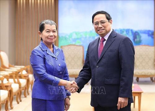 Thủ tướng Phạm Minh Chính tiếp Phó Thủ tướng Campuchia Men Sam An. Ảnh: Dương Giang/TTXVN.
