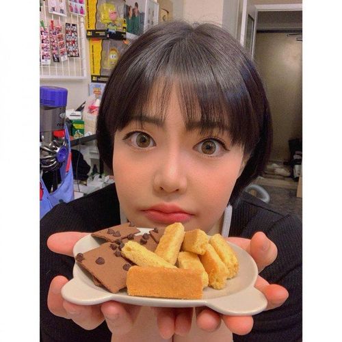 Yang Soobin chia sẻ cô rất thèm ăn và phải lựa chọn đồ ăn vặt thông minh. Cô tìm đến các loại bánh mì, chocolate ship low carb và có chứa nhiều protein dành cho người tập luyện