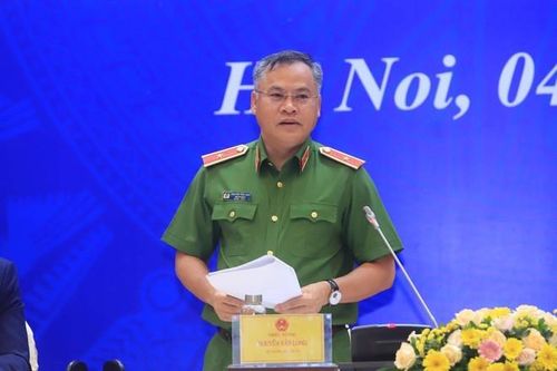 Thiếu tướng Nguyễn Văn Long - Thứ trưởng Bộ Công an trả lời câu hỏi của báo chí tại buổi họp báo