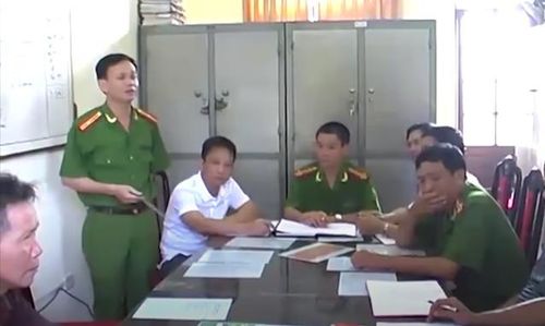 Sau khi lấy được lời khai của nạn nhân, Công an tỉnh Hải Dương đã nhanh chóng họp án để đưa ra những biện pháp nghiệp vụ truy lùng đối tượng và lên kế hoạch vây bắt. Từ những thông tin về những đối tượng nghi vấn, các điều tra viên đến nhà các đối tượng trên và được người nhà cho biết nhóm đối tượng này vừa về nhà lấy đồ đạc rồi đi ngay.