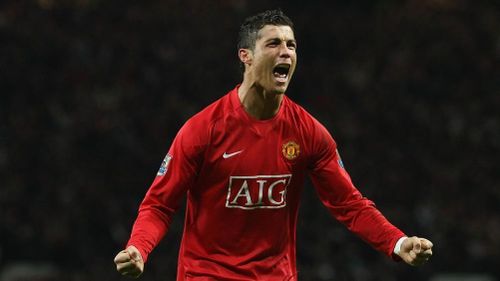 Hình ảnh Ronaldo trong màu áo Man United sẽ mãi khắc ghi trong tim các CĐV Quỷ đỏ