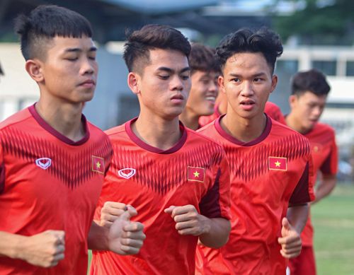  Các cầu thủ thi đấu nhiều ở trận gặp Brunei được thả lỏng, tập phục hồi. Trong khi nhóm cầu thủ còn lại tập chiến thuật, củng cố thể lực để thi đấu xoay tua cho lượt trận thứ 4 bảng A. 