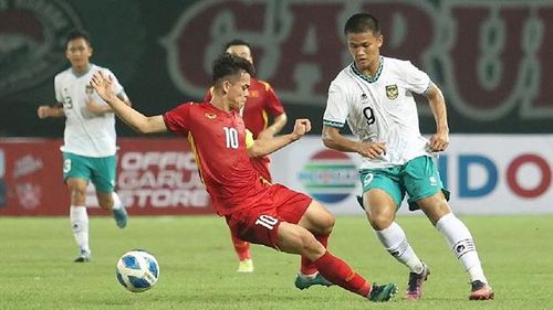 Văn Khang và các đồng đội đã tự tin hơn hẳn so với trận hòa U19 Indonesia ngày khai màn giải đấu. Ảnh: Garuda