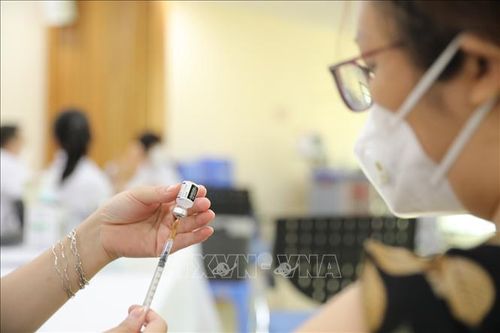 Số ca mắc COVID-19 mới giảm. Ảnh minh họa: Minh Quyết/TTXVN