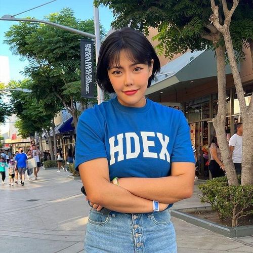  "Sau khi tập thể dục, đương nhiên là cân nặng của tôi giảm đáng kể, nhưng điều lớn nhất tôi cảm nhận được là sức mạnh về tinh thần. Trong lòng tôi cũng có nhiều điều mới mẻ. Tôi tự tin hơn, có động lực hơn, dù có chuyện gì cũng dễ dàng vượt qua", "thánh ăn Hàn Quốc" tâm sự. 