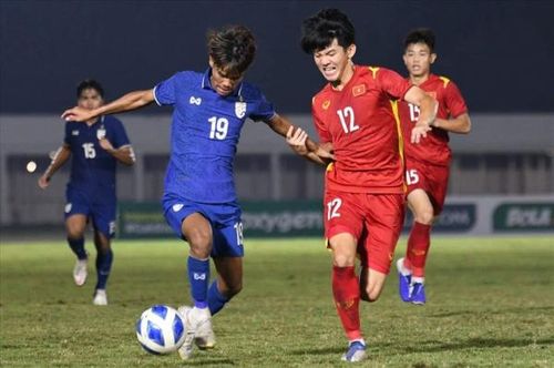 U19 Việt Nam trong trận hòa U19 Thái Lan. Ảnh: FAT