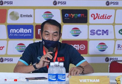 HLV Đinh Thế Nam.