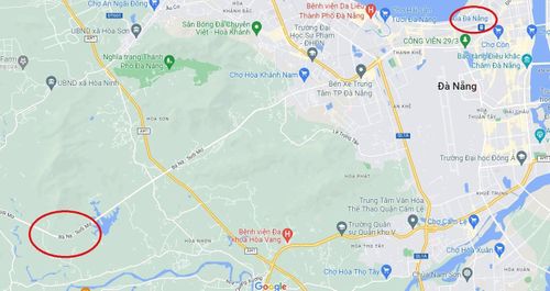 Vị trí ga Đà Nẵng hiện tại và nơi dự kiến xây dựng nhà ga đường sắt mới (khoanh đỏ bên trái). Ảnh: Google Maps.