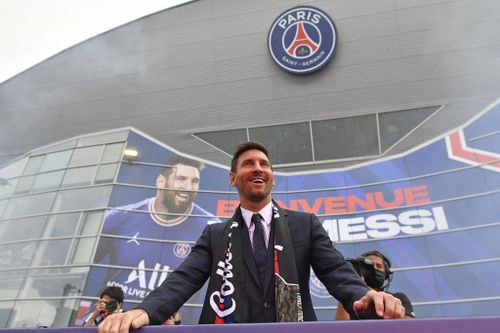  PSG với sự xuất hiện của Lionel Messi lọt top 5 CLB có tương tác cao nhất trên mạng xã hội ở mùa giải 2021/22. Đội bóng thủ đô Paris ghi nhận tới 900,8 triệu lượt tương tác trên mạng xã hội ở mùa giải 2021/22. 