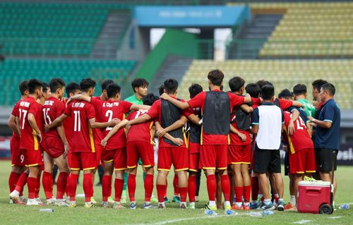  "Ở trận này, sức mạnh tinh thần rất quan trọng. U19 Việt Nam đã cho thấy sự tự tin và quyết tâm hơn. Ở loạt luân lưu, bản lĩnh đã giúp chúng tôi đánh bại Thái Lan", HLV Đinh Thế Nam tự hào về học trò. 