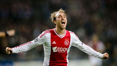  Eriksen từng có 5 năm chơi cho các đội trẻ và đội một của Ajax. Anh ghi 32 bàn và có 65 kiến tạo sau 163 lần ra sân cho gã khổng lồ của bóng đá Hà Lan. Đây cũng là một trong những lý do HLV Erik ten Hag muốn đưa Eriksen về MU. 